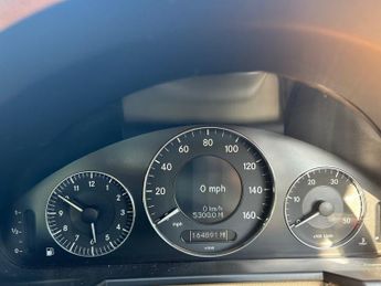 MERCEDES-BENZ E-CLASS 2.1 E220 CDI Elegance Saloon 4dr Diesel Automatic (177 g/km, 170