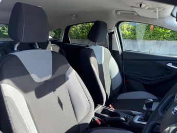 FORD FOCUS 1.6 Zetec Hatchback 5dr Petrol Manual Euro 5 (105 ps)