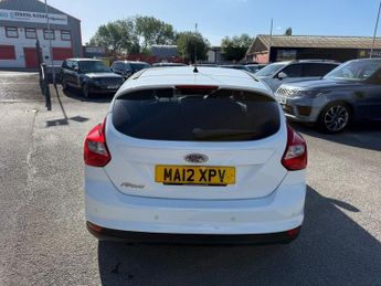 FORD FOCUS 1.6 Zetec Hatchback 5dr Petrol Manual Euro 5 (105 ps)