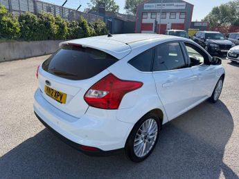 FORD FOCUS 1.6 Zetec Hatchback 5dr Petrol Manual Euro 5 (105 ps)