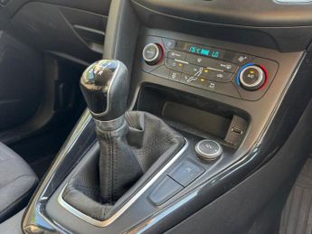 FORD FOCUS 1.0T EcoBoost Titanium Hatchback 5dr Petrol Manual Euro 6 (s/s) 