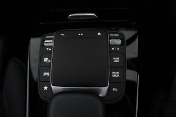 MERCEDES-BENZ CLA 1.3 CLA200 AMG Line (Premium Plus 2) Coupe 7G-DCT Euro 6 (s/s) 4