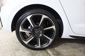 AUDI A1 1.0 TFSI 30 Black Edition Sportback S Tronic Euro 6 (s/s) 5dr