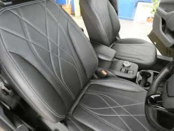FORD MUSTANG MACH-E Standard Range 70kWh SUV 5dr Electric Automatic (269 ps)