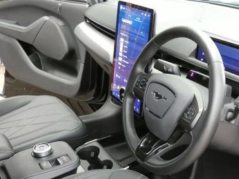 FORD MUSTANG MACH-E Standard Range 70kWh SUV 5dr Electric Automatic (269 ps)