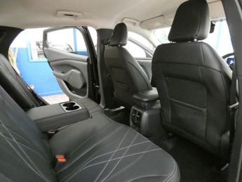 FORD MUSTANG MACH-E Standard Range 70kWh SUV 5dr Electric Automatic (269 ps)