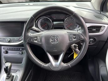 VAUXHALL ASTRA 1.6 CDTi BlueInjection Tech Line Nav Hatchback 5dr Diesel Auto E
