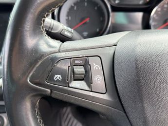 VAUXHALL ASTRA 1.6 CDTi BlueInjection Tech Line Nav Hatchback 5dr Diesel Auto E