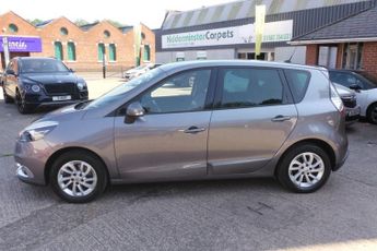 RENAULT SCENIC 1.5 dCi Dynamique TomTom MPV 5dr Diesel EDC Euro 5 (110 ps)