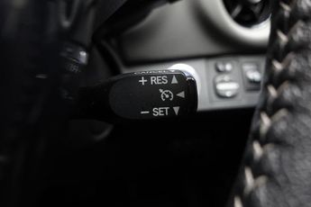 TOYOTA YARIS 1.5 VVT-h Icon Hatchback 5dr Petrol Hybrid E-CVT Euro 6 (s/s) (1