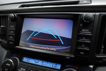 TOYOTA RAV4 2.5 VVT-h Icon Tech SUV 5dr Petrol Hybrid CVT Euro 6 (s/s) (197 