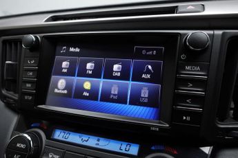 TOYOTA RAV4 2.5 VVT-h Icon Tech SUV 5dr Petrol Hybrid CVT Euro 6 (s/s) (197 