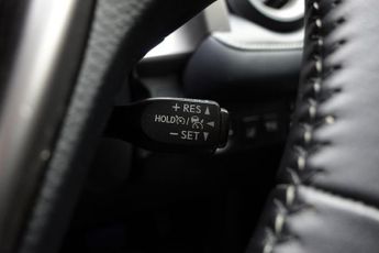 TOYOTA RAV4 2.5 VVT-h Icon Tech SUV 5dr Petrol Hybrid CVT Euro 6 (s/s) (197 