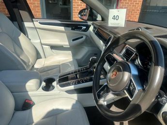 PORSCHE MACAN 3.0 TD V6 S SUV 5dr Diesel PDK 4WD Euro 6 (s/s) (258 ps)