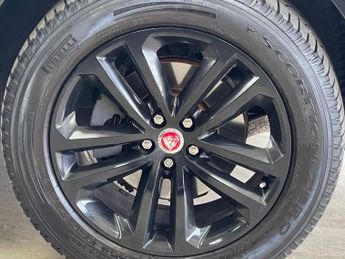 JAGUAR F-PACE 2.0 D180 R-Sport SUV 5dr Diesel Auto AWD Euro 6 (s/s) (180 ps)