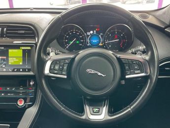 JAGUAR F-PACE 2.0 D180 R-Sport SUV 5dr Diesel Auto AWD Euro 6 (s/s) (180 ps)