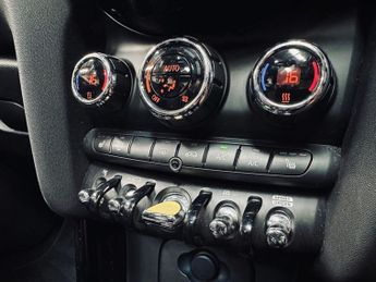 MINI Electric Hatch Cooper SE 32.6kWh Level 3 Hatchback 3dr Electric Auto (184 ps)