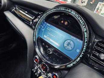 MINI Electric Hatch Cooper SE 32.6kWh Level 3 Hatchback 3dr Electric Auto (184 ps)