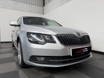SKODA SUPERB 2.0 TDI Elegance Hatchback 5dr Diesel DSG 4WD Euro 5 (s/s) (170 