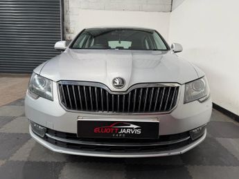SKODA SUPERB 2.0 TDI Elegance Hatchback 5dr Diesel DSG 4WD Euro 5 (s/s) (170 