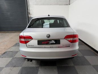 SKODA SUPERB 2.0 TDI Elegance Hatchback 5dr Diesel DSG 4WD Euro 5 (s/s) (170 