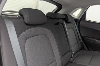 HYUNDAI KONA 39kWh Premium SUV 5dr Electric Auto (10.5kW Charger) (136 ps)