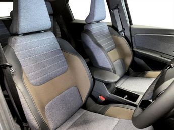 RENAULT 5 E-Tech electric comfort range 52kWh techno+ Hatchback 5dr Electric Auto (150 ps)