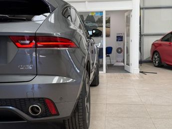 JAGUAR E-PACE 2.0 D150 Chequered Flag SUV 5dr Diesel Auto AWD Euro 6 (s/s) (15