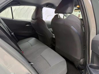 TOYOTA COROLLA 1.8 VVT-h Icon Tech Hatchback 5dr Petrol Hybrid CVT Euro 6 (s/s)