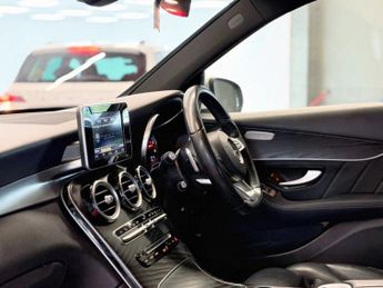 MERCEDES-BENZ GLC 2.1 GLC220d AMG Line SUV 5dr Diesel G-Tronic 4MATIC Euro 6 (s/s)