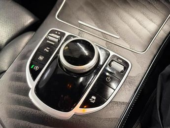 MERCEDES-BENZ GLC 2.1 GLC220d AMG Line SUV 5dr Diesel G-Tronic 4MATIC Euro 6 (s/s)