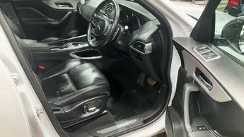 JAGUAR F-PACE 2.0 D180 R-Sport SUV 5dr Diesel Auto AWD Euro 6 (s/s) (180 ps)