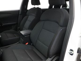 MG MG 4 64kWh SE Long Range Hatchback 5dr Electric Auto (203 ps)