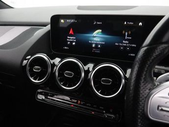 MERCEDES-BENZ GLA CLASS 2.0 GLA250 AMG Line (Executive) SUV 5dr Petrol 8G-DCT Euro 6 (s/