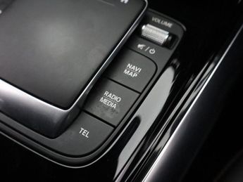MERCEDES-BENZ GLA CLASS 2.0 GLA250 AMG Line (Executive) SUV 5dr Petrol 8G-DCT Euro 6 (s/