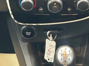 RENAULT CLIO 0.9 TCe Dynamique Nav Hatchback 5dr Petrol Manual Euro 6 (s/s) (