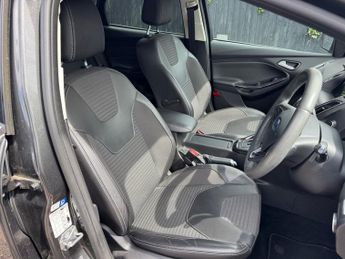 FORD FOCUS 1.0T EcoBoost Titanium X Hatchback 5dr Auto 