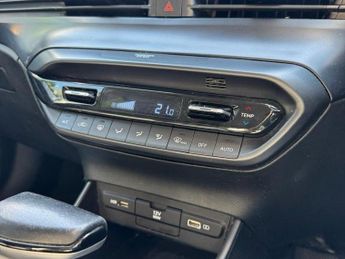 HYUNDAI BAYON 1.0 T-GDi MHEV Premium SUV 5dr Petrol Hybrid DCT Euro 6 (s/s) (1