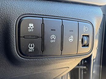 HYUNDAI BAYON 1.0 T-GDi MHEV Premium SUV 5dr Petrol Hybrid DCT Euro 6 (s/s) (1