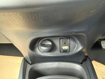 TOYOTA YARIS 1.5 VVT-h Icon Hatchback 5dr Petrol Hybrid E-CVT Euro 6 (s/s) (1