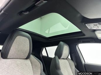 PEUGEOT E-2008 50kWh GT SUV 5dr Electric Auto (136 ps)