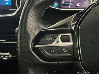PEUGEOT E-2008 50kWh GT SUV 5dr Electric Auto (136 ps)