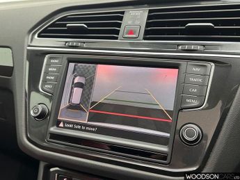 VOLKSWAGEN TIGUAN 2.0 TDI BlueMotion Tech SEL SUV 5dr Diesel DSG 4Motion Euro 6 (s