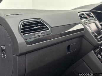VOLKSWAGEN TIGUAN 2.0 TDI BlueMotion Tech SEL SUV 5dr Diesel DSG 4Motion Euro 6 (s