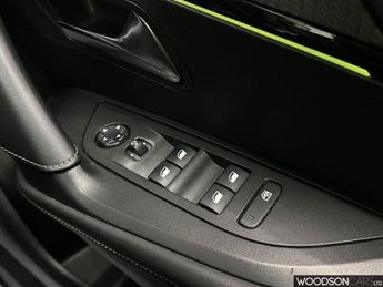 PEUGEOT E-2008 50kWh GT SUV 5dr Electric Auto (136 ps)