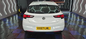 VAUXHALL ASTRA 1.6 CDTi BlueInjection Tech Line Nav Hatchback 5dr Diesel Manual