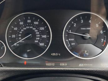BMW 3 SERIES 2.0 330e 7.6kWh Luxury Saloon 4dr Petrol Plug-in Hybrid Auto Eur