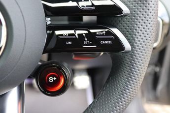 MERCEDES-BENZ A-CLASS A35H 2.0 AMG TOURING EDITION