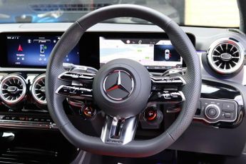 MERCEDES-BENZ A-CLASS A35H 2.0 AMG TOURING EDITION
