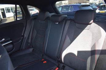 MERCEDES-BENZ GLA 1.3 GLA200 AMG Line (Premium Plus) SUV 5dr Petrol 7G-DCT Euro 6 